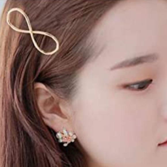 3/$30 Infinity Hair Clip - Picture 2 of 5